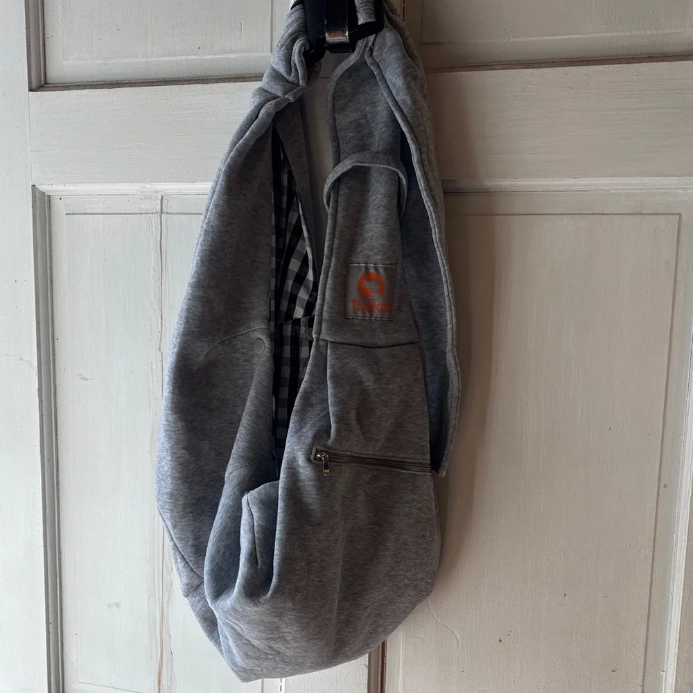 Stylish Gray Pet Carrier by Tomkas